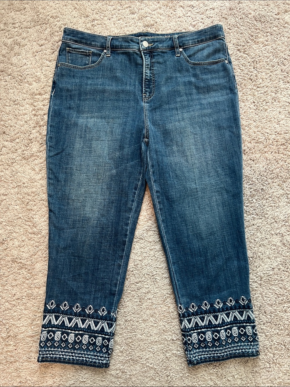 Chico’s So Slimming Girlfriend’s Slim Leg Crop Embroidered Hem Sz 14